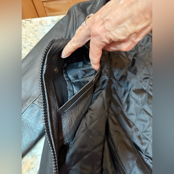 Allstate Leather Black Motorcycle Riding Jacket. Size Small. EUC. Zip out liner. - Picture 14 of 14